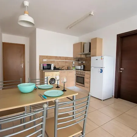 アパート Glabur - The Master Atelier - City, Free Parking & Wifi, Welcomes You!!! ニコシア